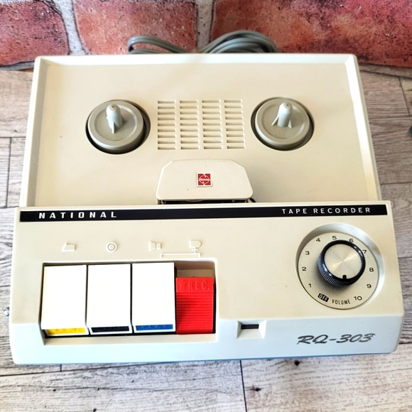 VINTAGE NATIONAL TAPE RECORDER - Picture 2 of 6